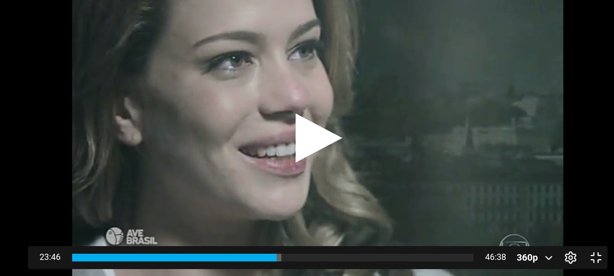 Кристина впервые видит снег.