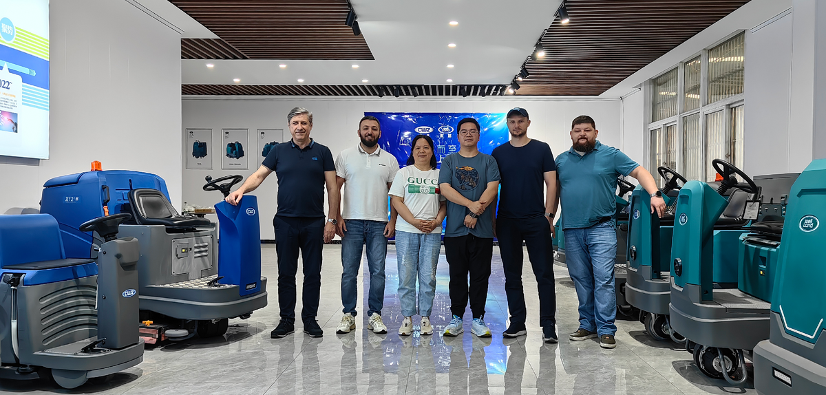 Общая фотография с китайскими партнерами