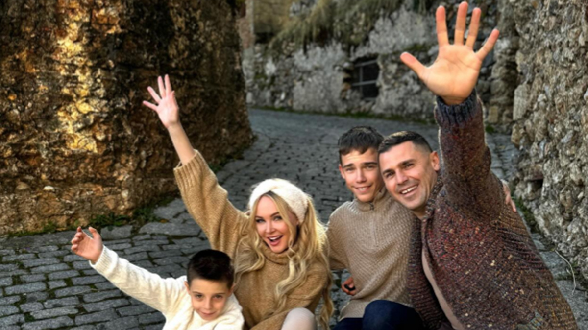 Дарья Пынзарь с мужем и сыновьями. Фото: соцсети Дарьи Пынзарь