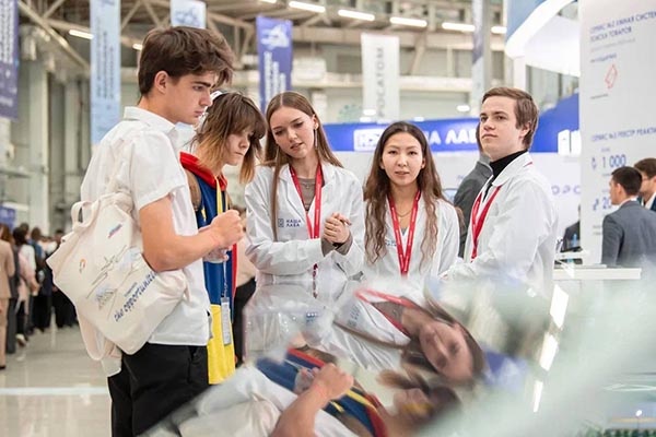    Фото: пресс-служба Минобрнауки России