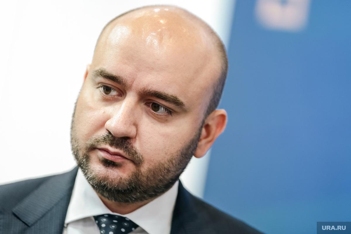 Федорищев сообщил, что футбольный клуб из Самарской области проверят по четырем статьям УК РФ. Фото: Роман Наумов © URA.RU