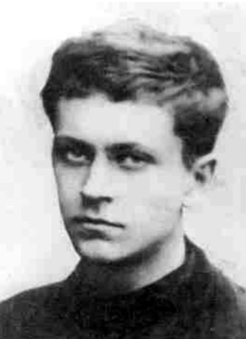 Студенту Д. Лихачёву 20 лет