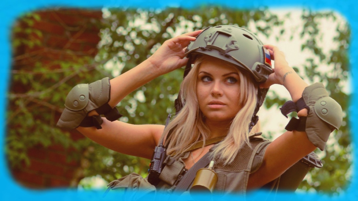 Девушки в армии. Фото взято из открытых источников: https://yandex.ru/images/