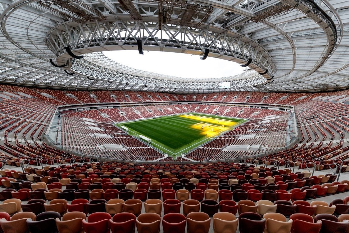 Компания «Авангард» изготовила 80 000 посадочных мест для стадиона «Лужники» в Москве