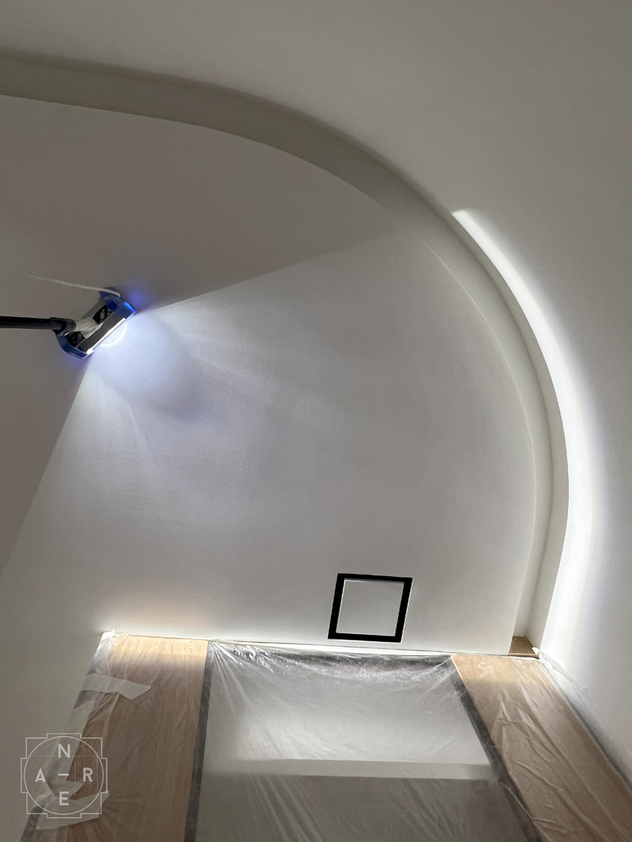 "Проверка покраски потолков. Anre Architects"