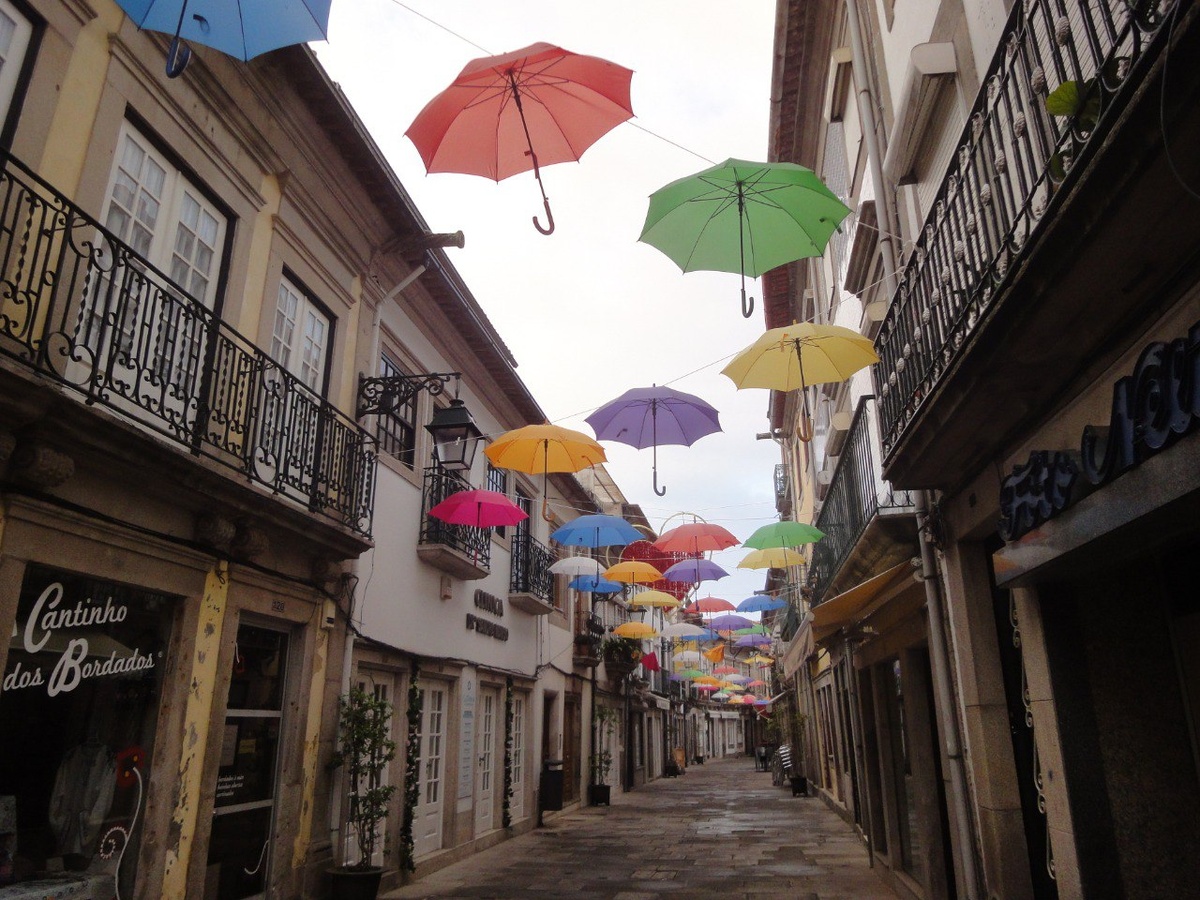 Вечером тут была толпа,  а сейчас никого