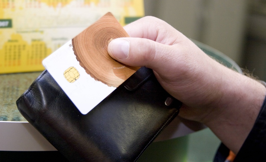    В Советском районе 72-летний пенсионер напился, избил и ограбил инвалида