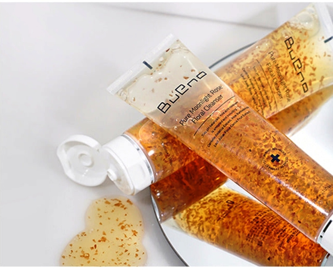 BuEno гель для умывания с лепестками роз Pure Moonlight Rose Floral Cleanser, 150 мл