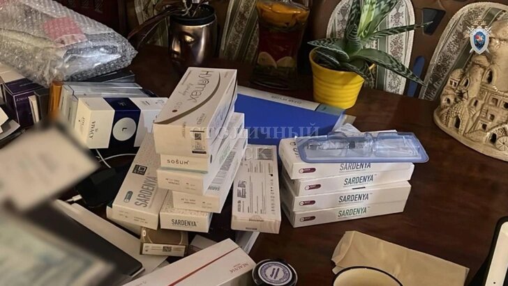 Следствие изъяло материалы, с которыми работала пластический хирург