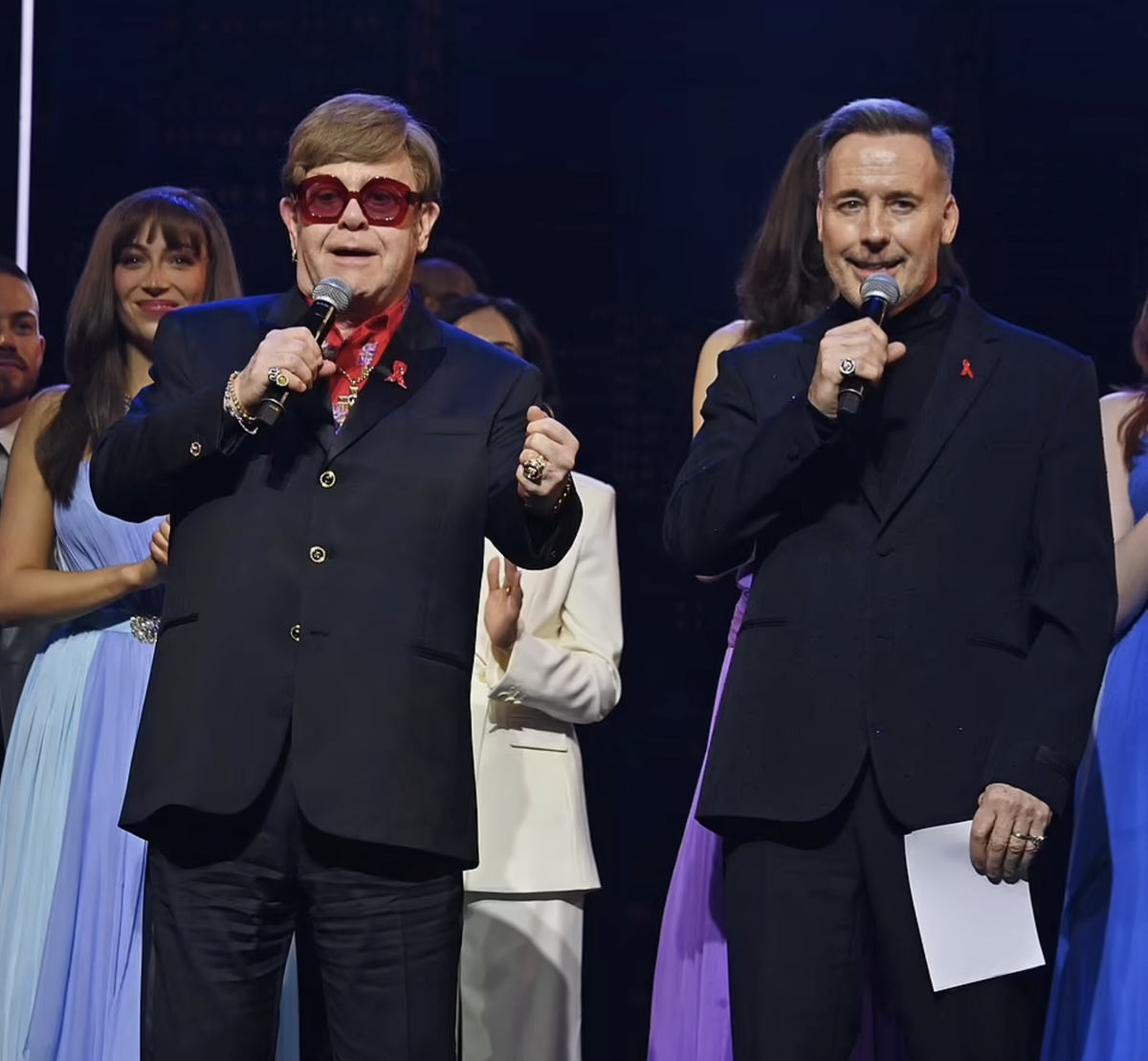 Элтон Джон н концерте в театре Dominion