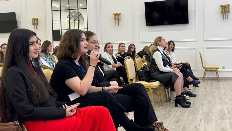    В форумах участвовали социально активные женщины со всего региона Фото: пресс-служба Ставропольского регионального отделения «Единой России»