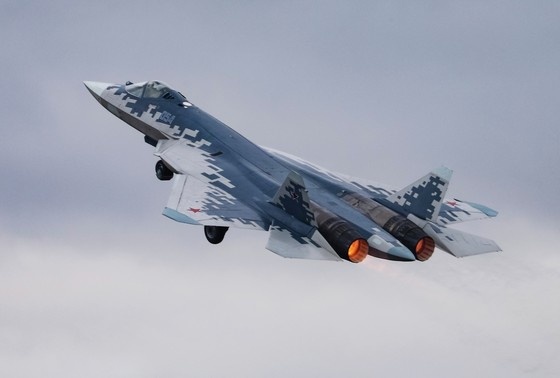    Истребитель пятого поколения Су-57Э