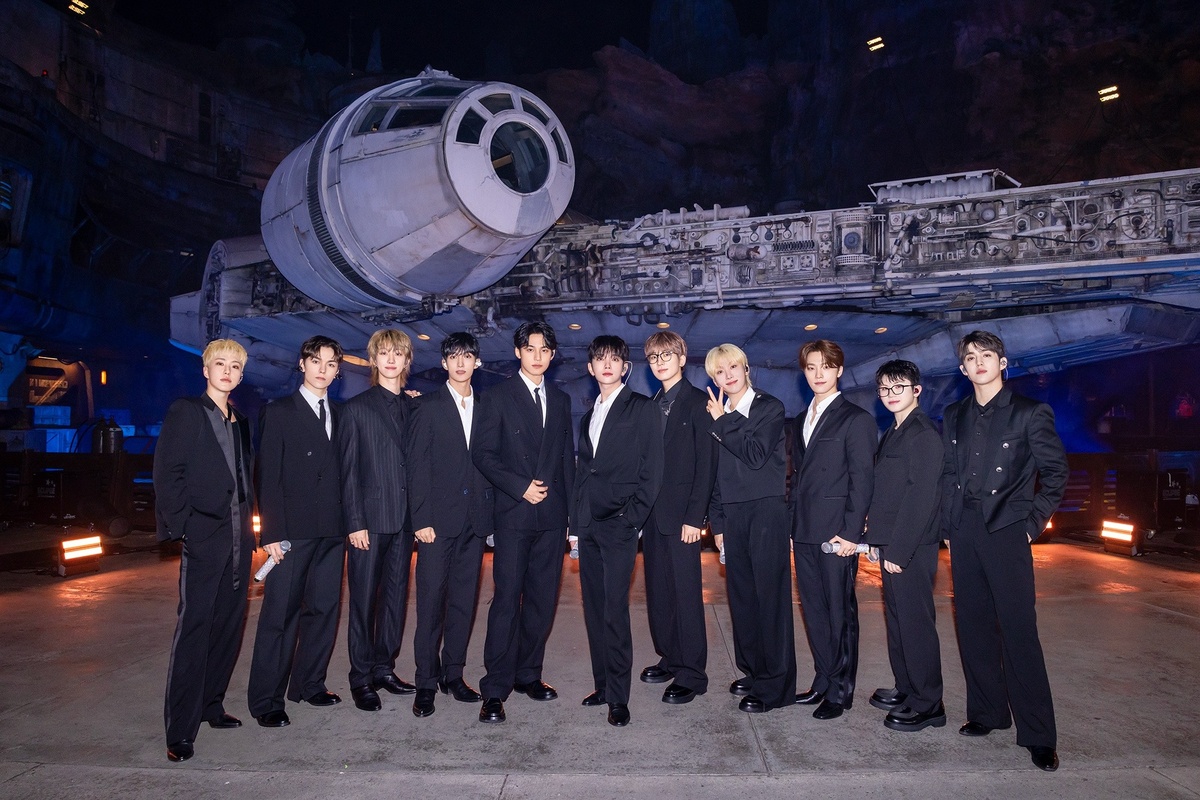     SEVENTEEN стали первыми k-pop артистами в рождественском шоу Disney