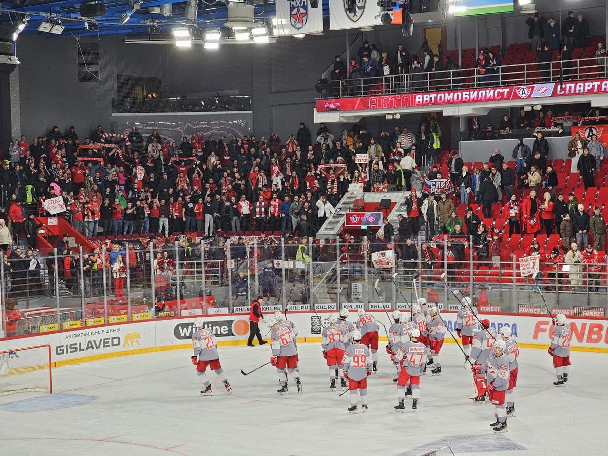 «Красно-Белая Волна». Фото: Доминика Ломтева / Текст: Денис Мжельский.