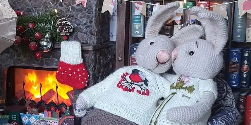    Папа Луи и мама Рози у камина в гостиной.Дина Зверева