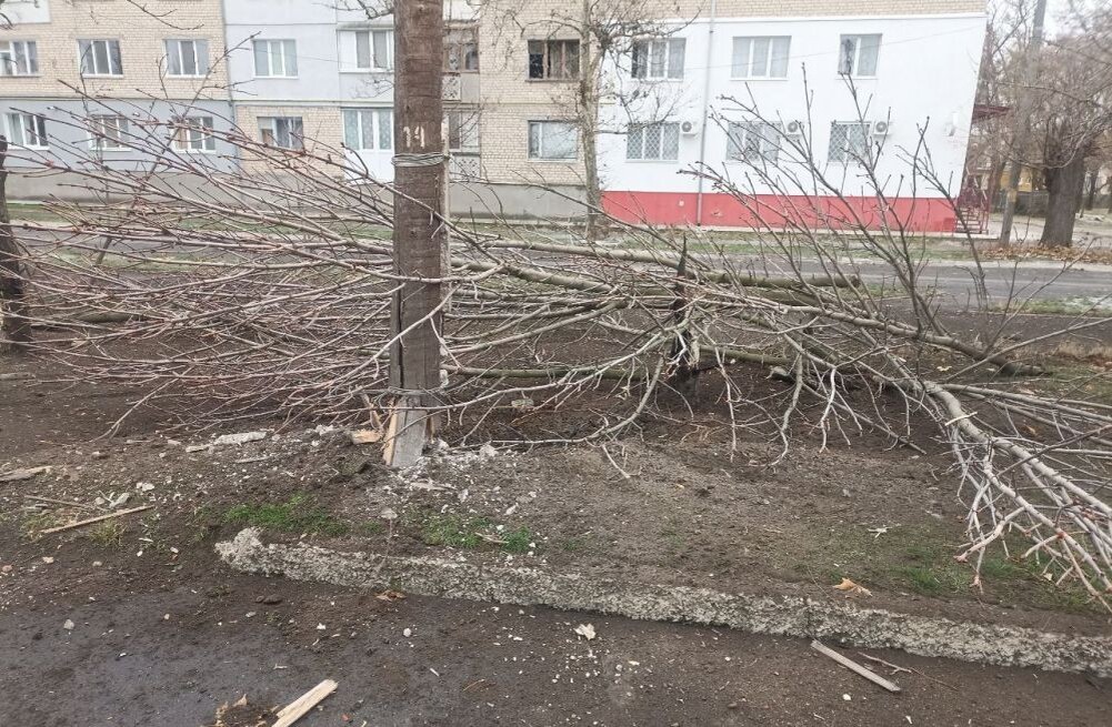 Боевики ВСУ обстреляли в Каховке район поликлиники и школы, источник – Телеграм-канал Таврия. Новости Херсонской области