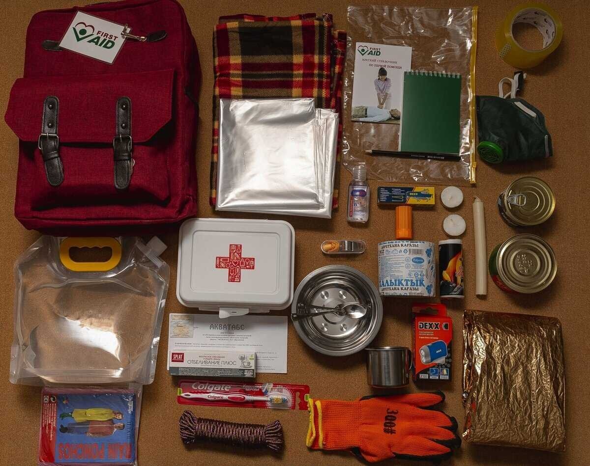 Источникфото: https://d-ved.ru/wp-content/uploads/2023/05/minimalnyj-nabor-trevozhnogo-chemodanchika-zhitelyam-nizhegorodskoj-oblasti-obojdyotsya-v-6-tysyach-rublej.jpg