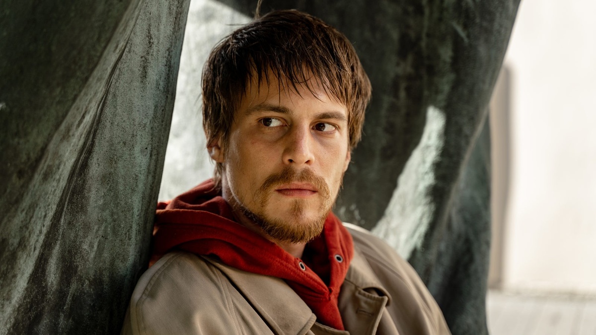 Кадр из сериала «Преступление и наказание», 2024 год, режиссер Владимир Мирзоев