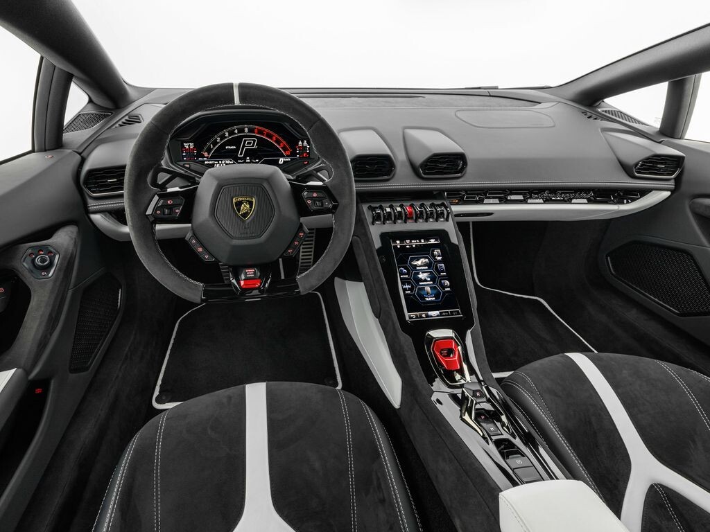 салон Huracan Tecnica