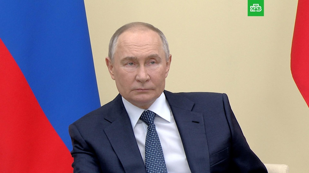    «Деньги есть, но вы учитесь»: Путин вспомнил мем про Медведева