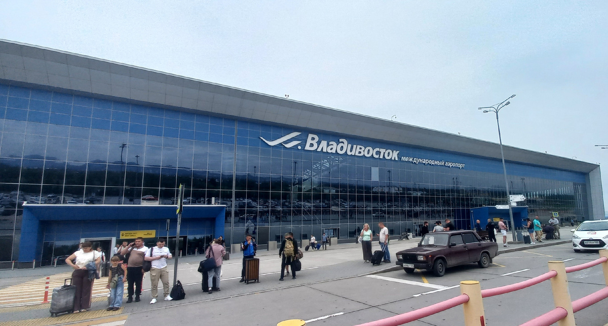 В 2018 по итогам голосования было принято решение присвоить международному аэропорту Владивосток имя исследователя Дальнего Востока - Владимира Арсеньева.