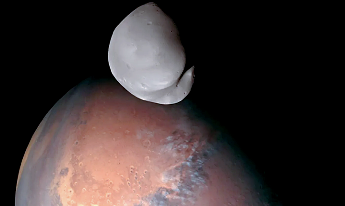 Фото спутника Марса –  Деймоса, сделанное зондом «Надежда».