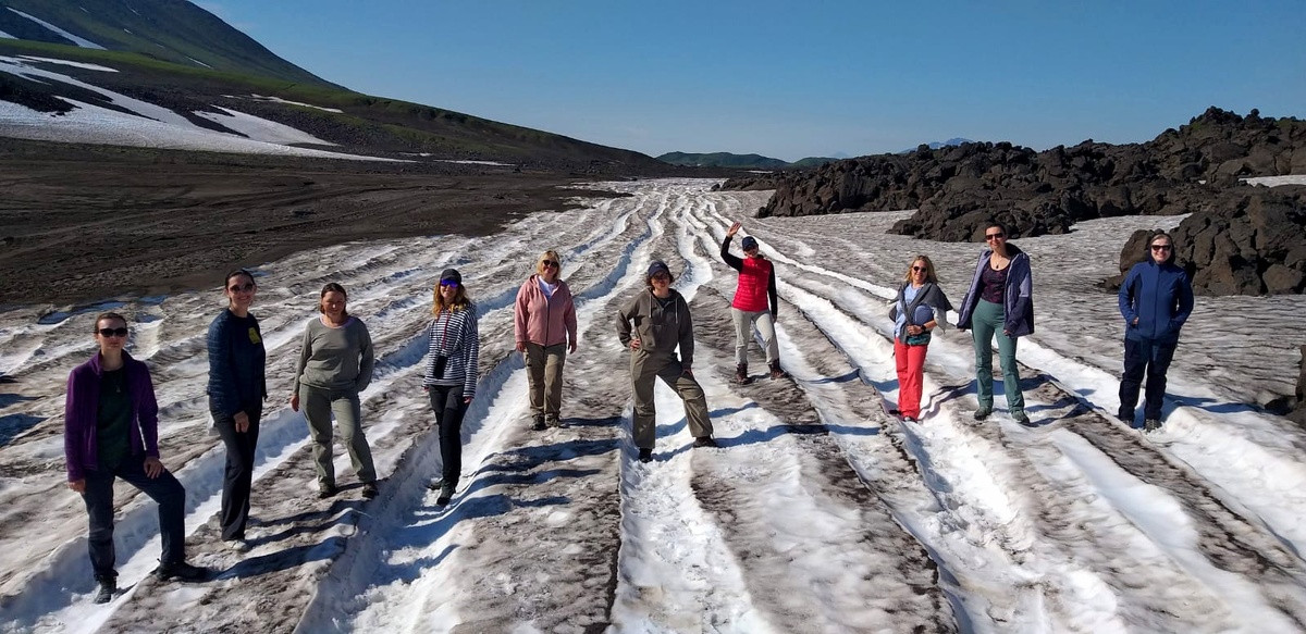 Конец июля, кальдера вулкана Горелый