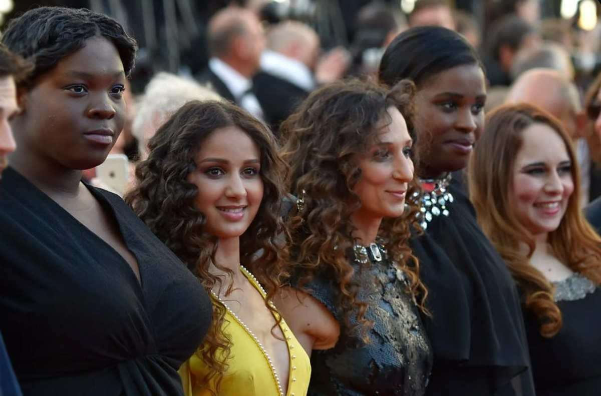 Мужественные женщины - режиссёр и актрисы. Фото из открытых источников