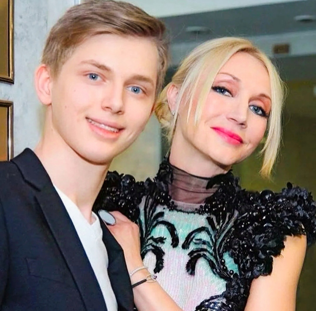 Дени с мамой Кристиной Орбакайте