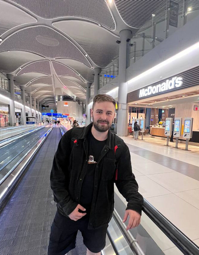 Аэропорт Стамбул. Первая встреча с нормальным McDonalds, спустя 2 года. 