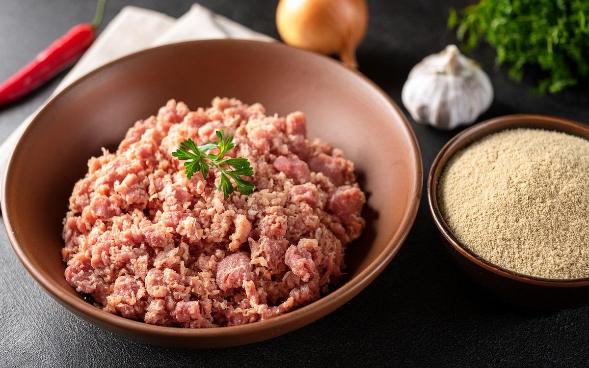 Добавляю эти ингредиенты в фарш для котлет и их разметают со стола за минуты  / Фото: Pogovorim.by