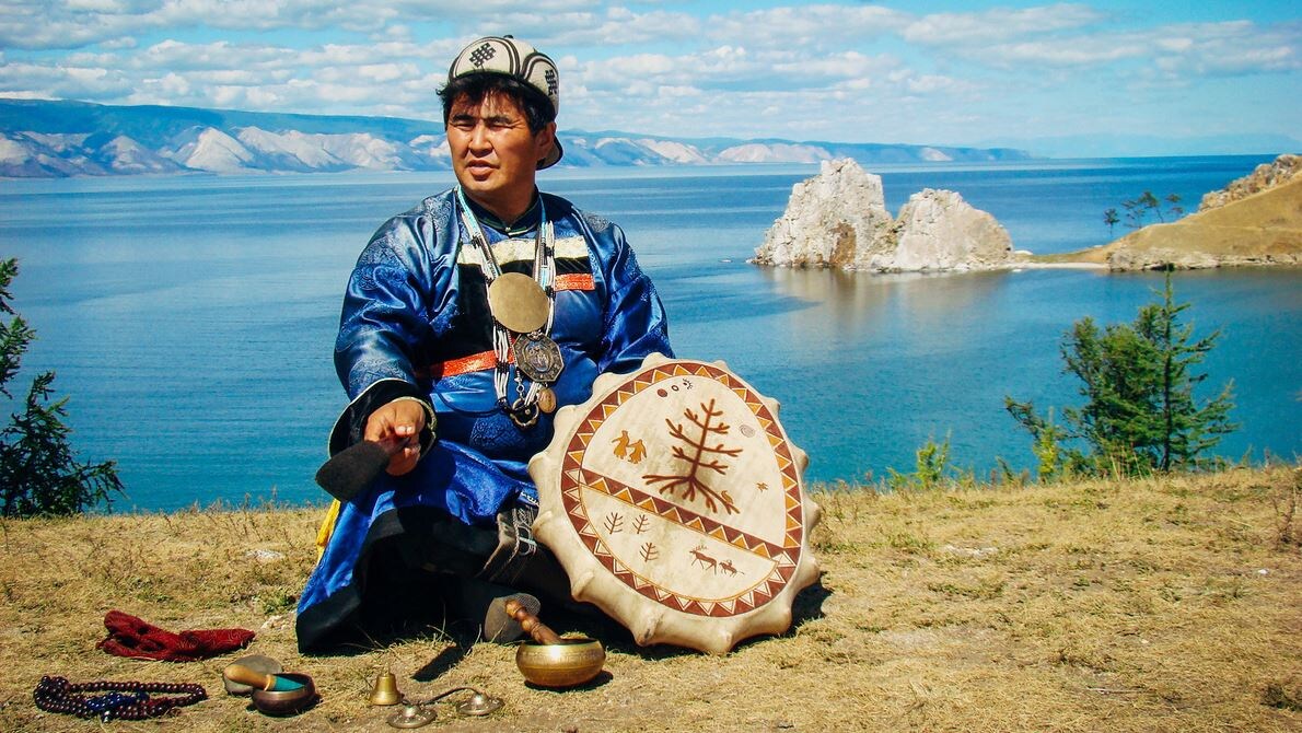 Валентин Владимирович Хагдаев — ольхонский шаман-боо.