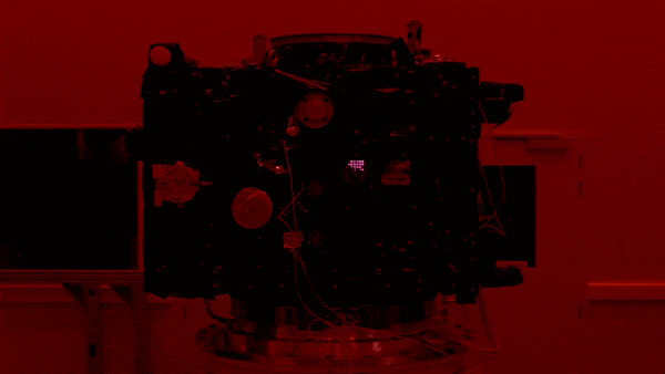 Тестирование работы светодиодов на «Коронографе». Анимация создана из снимков, полученных в инфракрасном диапазоне спектра. Credit: ESA.