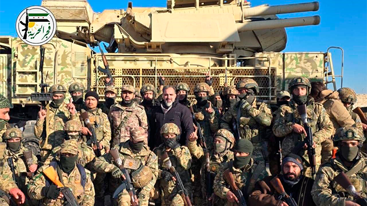    Захваченный боевиками трофей - зенитный ракетно-пушечный комплекс "Панцирь"//Фото: соцсети