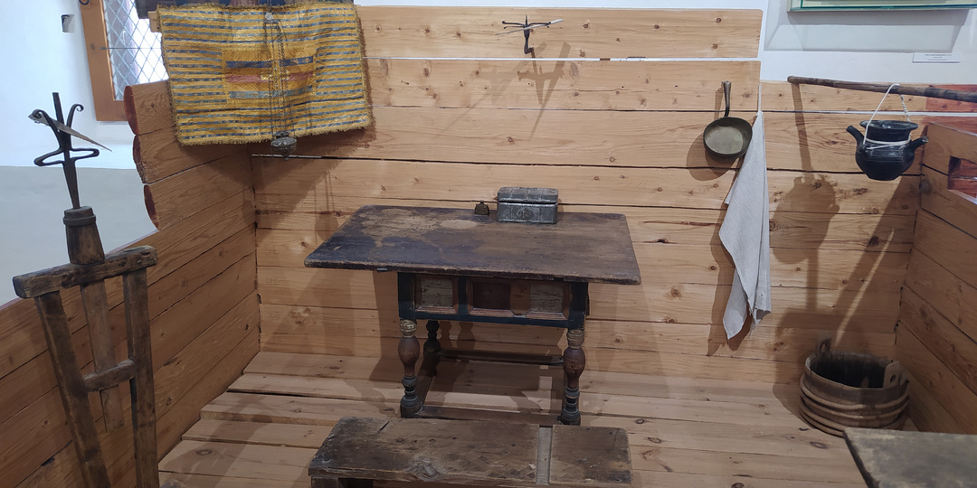 Как жили монахи в северных монастырях. Заглянем в их кельи