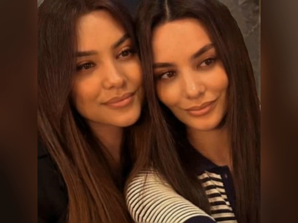 Юлии есть сестра-близнец