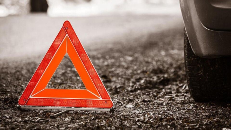    ДТП. Авария. Аварийный знак. Источник: pixabay