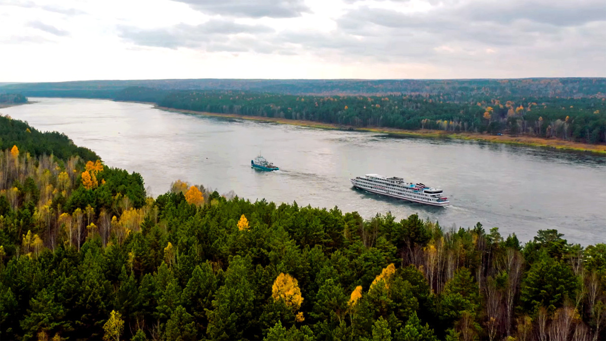     На речные круизы по Енисею явно есть спрос – каюты на теплоходе не пустуют, хотя путешествие стоит сотни тысяч рублей на человека