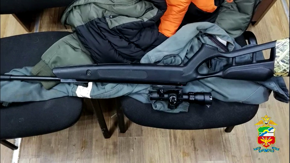     Житель Козульки на вокзале пытался незаконно продать оружие