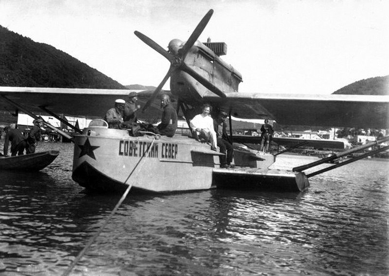 Гидросамолёт "Советский Север" в Петропавловской гавани. Фото: ГАКК