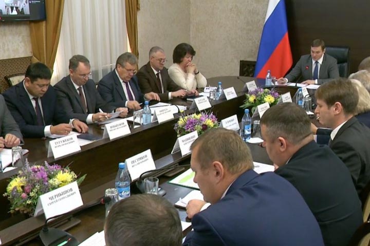 Стоп-кадр трансляции заседания правительства, vk.com/konovalov1917
