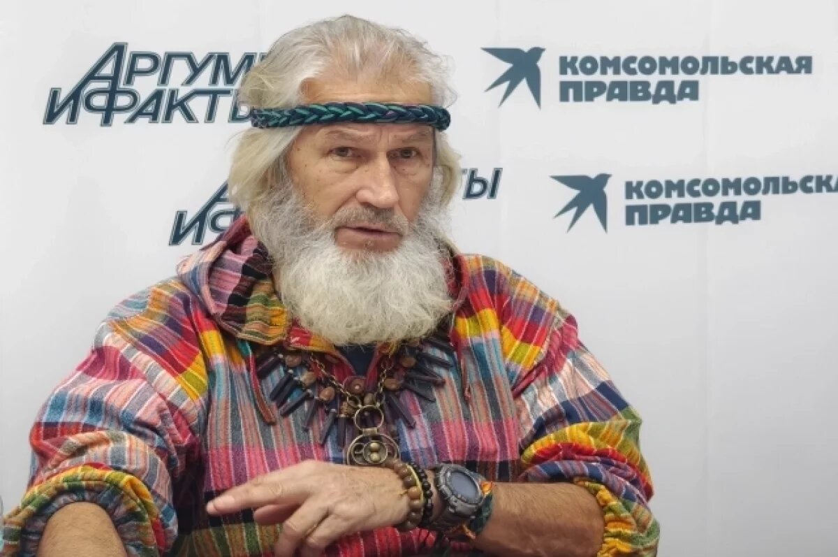    Мэр Махиня наградил путешественника Ковалевского знаком «Гордость Томска»