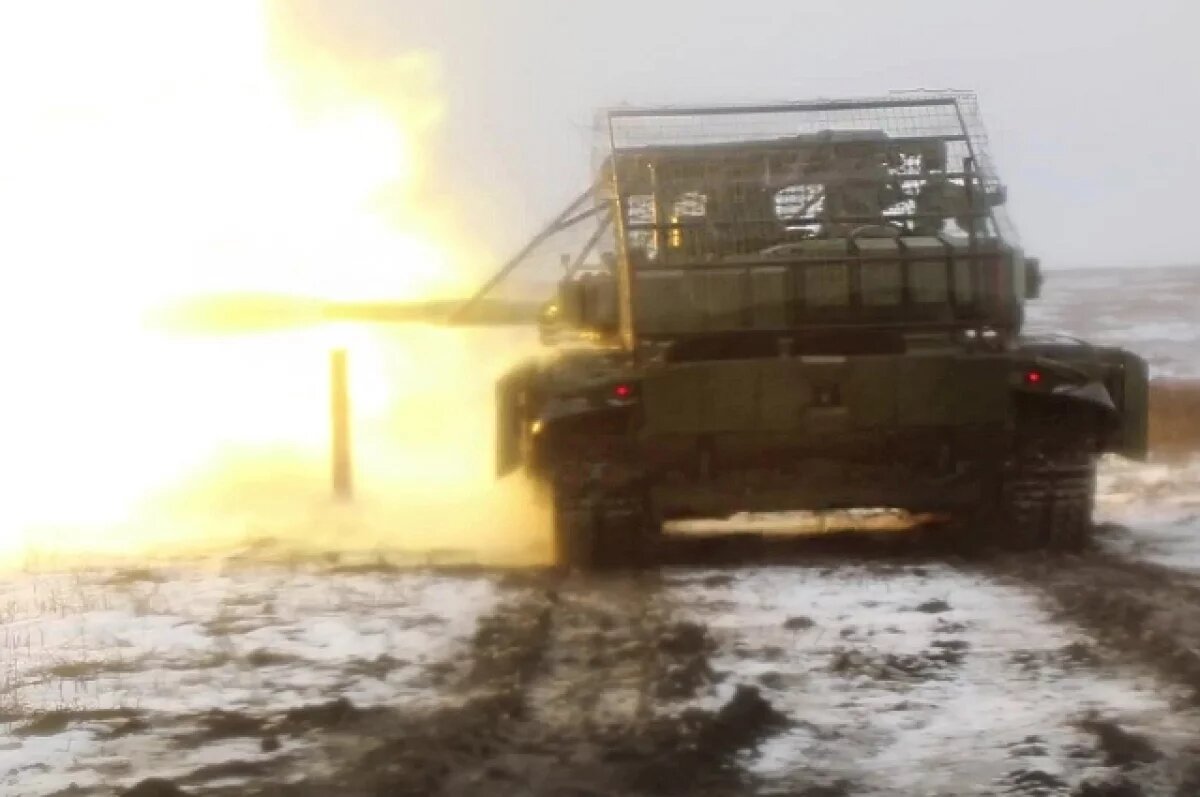    МО: танк Т-72Б3 с поврежденной башней помог прорвать оборону ВСУ