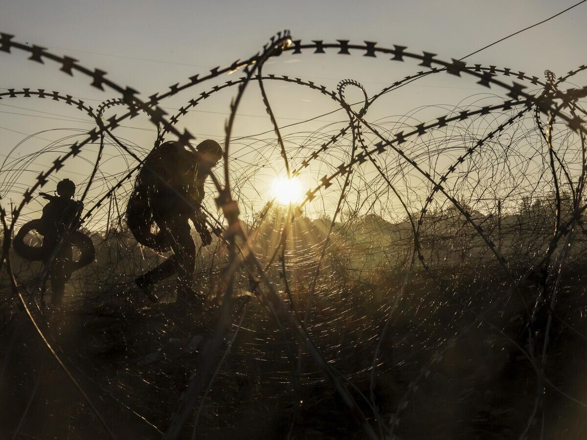    Украинские военные© AP Photo / Ukrainian 24th Mechanised Brigade/Oleg Petrasiuk