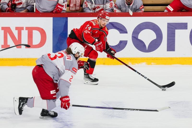    Пресс-служба ХК «Автомобилист»/В начале игры екатеринбуржцы пропустили две шайбы, это выбило команду из колеи