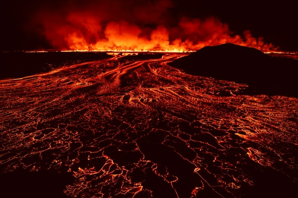 Вулкан на полуострове Рейкьянес