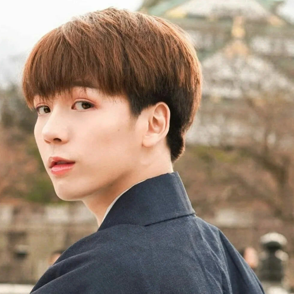 Эрт Катсамоннат Намвироте / тайский актер, родился 1 ноября 1996 г (хобби рисование, дизайн, акварель, кошки, и  IU) Рост 174 см.