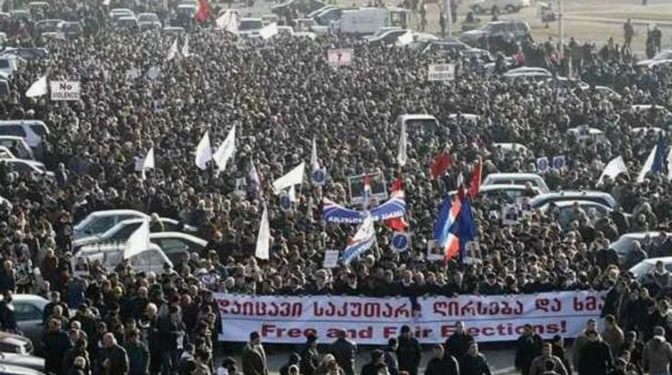 Против Шеварднадзе выступало большинство населения страны.