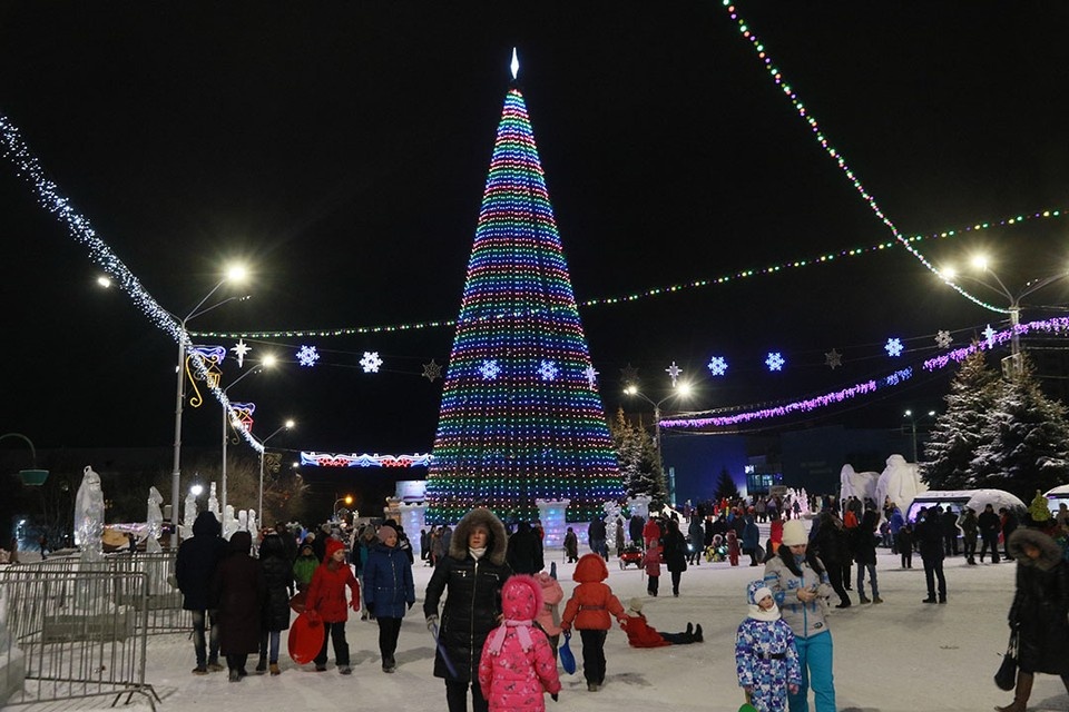    Новогодние представления начнут показывать уже в середине декабря Олег УКЛАДОВ
