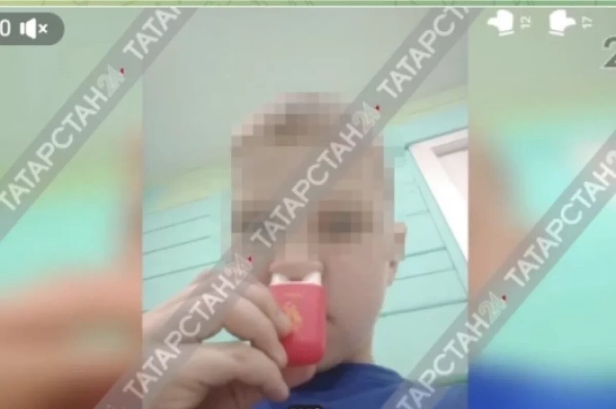    В соцсетях активно распространяются видео с "нюхающими" подростками